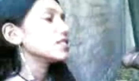 एक सफेद बिस्तर पर कामुक हिंदी फिल्म सेक्स वाली सेक्स का आनंद लिया