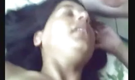 अमारा हॉलीवुड फुल सेक्स फिल्म रोमानी अपने आप को एक काले प्रेमी को देती है