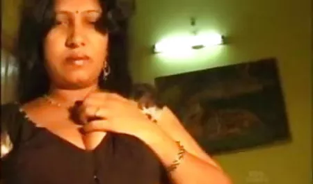गोरा हस्तमैथुन करता है और एक बड़ा मुर्गा चूसता है सेक्सी मूवी हिंदी माई