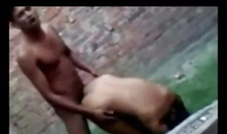 एक अनुभवी हिंदी मूवी सेक्सी श्यामला से कामुक मालिश
