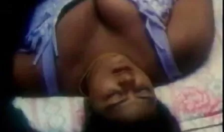 डेनिम शॉर्ट्स चबाने वाली सेक्सी फिल्म हिंदी सेक्सी फिल्म हिंदी सेक्सी चूत