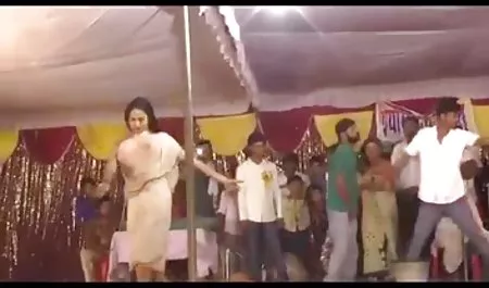 दो गर्म ब्रुनेट्स ने शुक्राणु के समुद्र के हिंदी फिल्म हीरोइन सेक्स साथ एक कृत्रिम मुर्गा चूसा