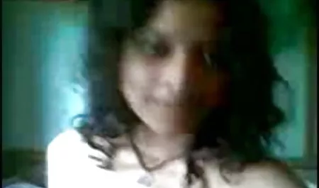 एशियाई एक विशाल डिल्डो पर बैठता है हिंदी मूवी फिल्म सेक्सी