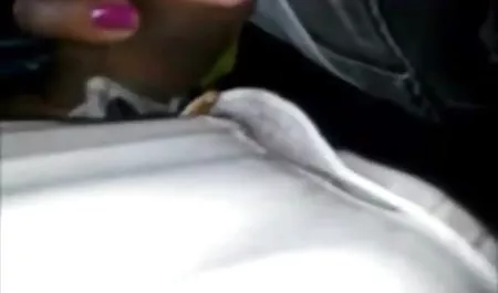 लड़की हिंदी फिल्म सेक्सी दिखाओ पैसे के लिए देगी
