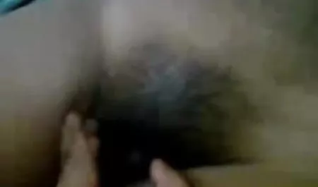 स्तनों के बीच का हिस्सा हिंदी मूवी सेक्सी