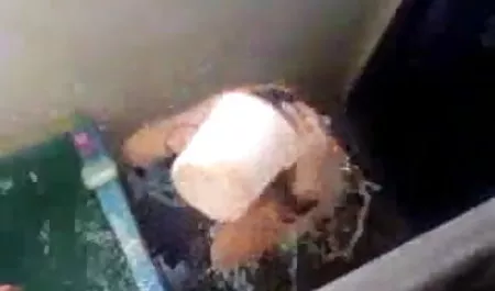 Blowjob सेक्सी मूवी वीडियो हिंदी में और फंसाया गधा के साथ संतुष्ट लड़का