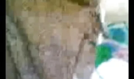 सुनहरे बालों वाली हिंदी की सेक्सी फिल्म माँ