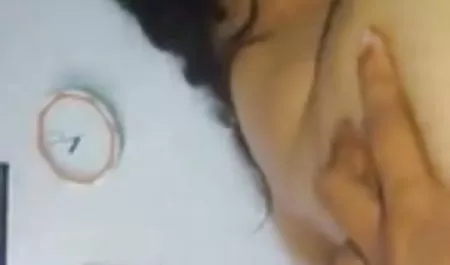 लड़की ने एक गोरी औरत के सेक्सी बीएफ हिंदी फिल्म साथ मस्ती की