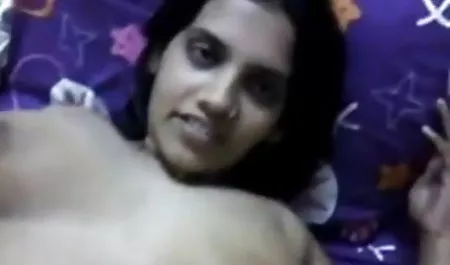 लैटिन छात्र बेतहाशा बिस्तर में गड़बड़ हो जाता हिंदी सेक्स फिल्म वीडियो है