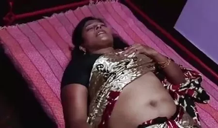 दो के सेक्सी हिंदी में फिल्म लिए एक डिल्डो