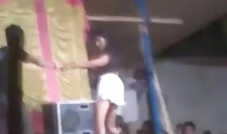 रूसी हिंदी सेक्सी फिल्म हिंदी में नीग्रो से गुदा