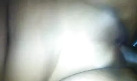 लड़की को हिंदी कॉमेडी सेक्सी मूवी बिस्तर से चेक किया