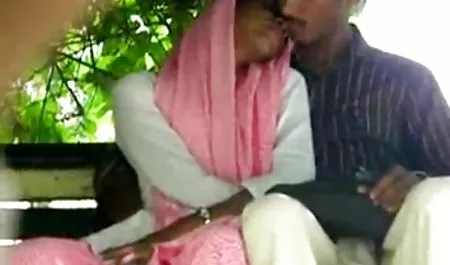 दो गोरे और सेक्सी फिल्म हिंदी सेक्सी एक आदमी
