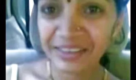 गर्म श्यामला एक blowjob देता सेक्सी फिल्म वीडियो में हिंदी में है