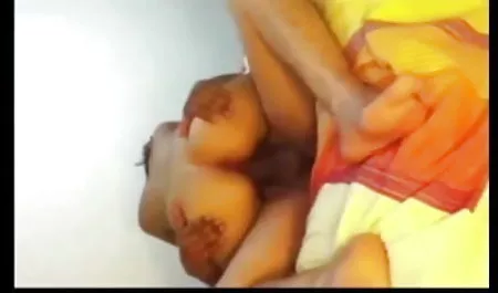 एशियाई फूहड़ और उसके दो हिंदी में सेक्सी फिल्म वीडियो में साथी