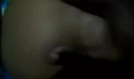 बड़े सेक्सी फिल्म हिंदी में देखने वाली स्तन के साथ Nerdy Fiona blowjob प्राप्त है