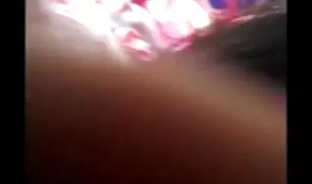 एशियाई एक blowjob किया फिल्म सेक्सी हिंदी वीडियो और एक सफेद बिस्तर पर गड़बड़ कर दिया