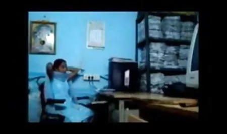 पटरी पर वीडियो में सेक्सी फिल्म हिंदी पट्टी