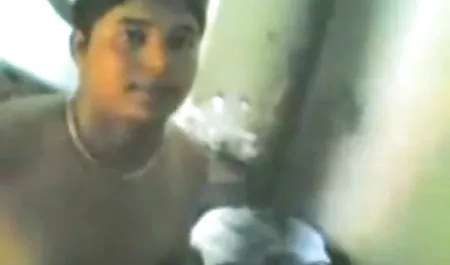 सौंदर्य बाथरूम हिंदी मै क्सक्स फिल्म में मज़ा है