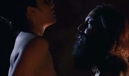 बेबे सेक्स वाली फिल्म हस्तमैथुन करती है