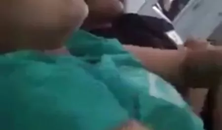 कुत्ते की हिंदी फिल्म की सेक्सी शैली
